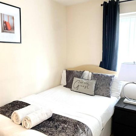Amazing 2-Bed City Centre Apt With Parking Coventry Kültér fotó
