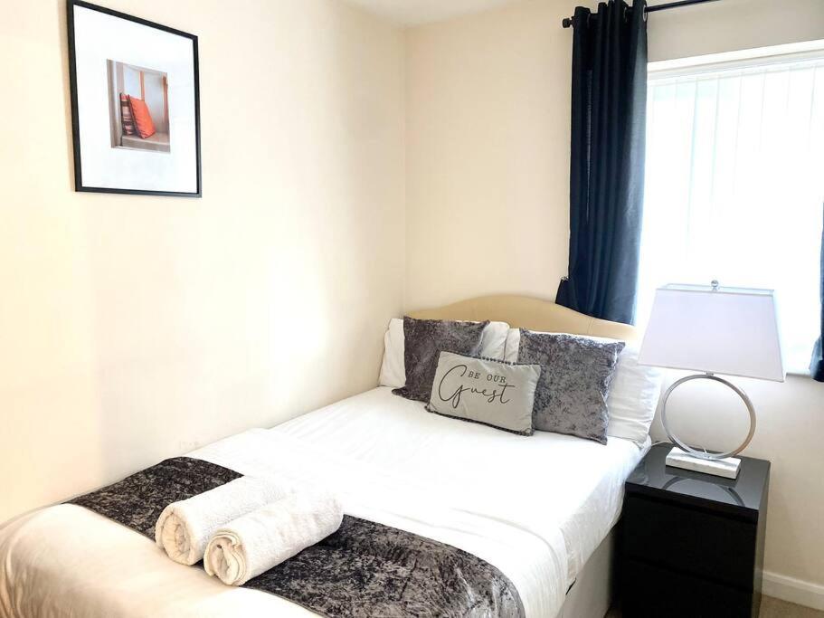 Amazing 2-Bed City Centre Apt With Parking Coventry Kültér fotó