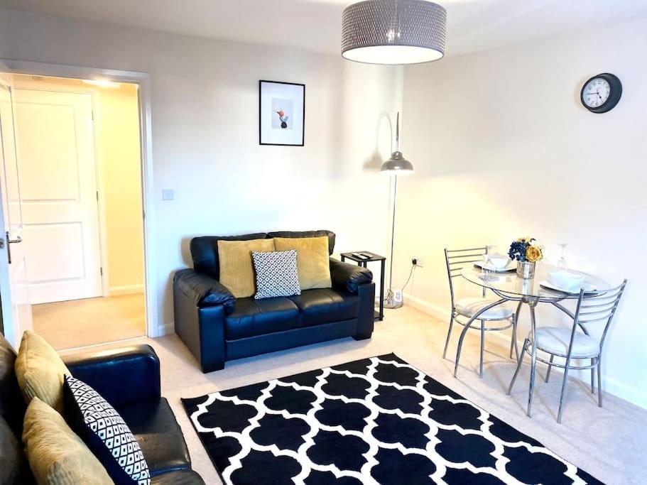 Amazing 2-Bed City Centre Apt With Parking Coventry Kültér fotó