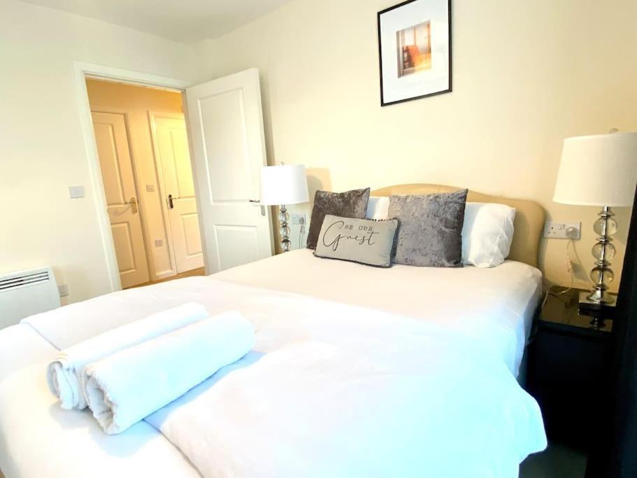 Amazing 2-Bed City Centre Apt With Parking Coventry Kültér fotó