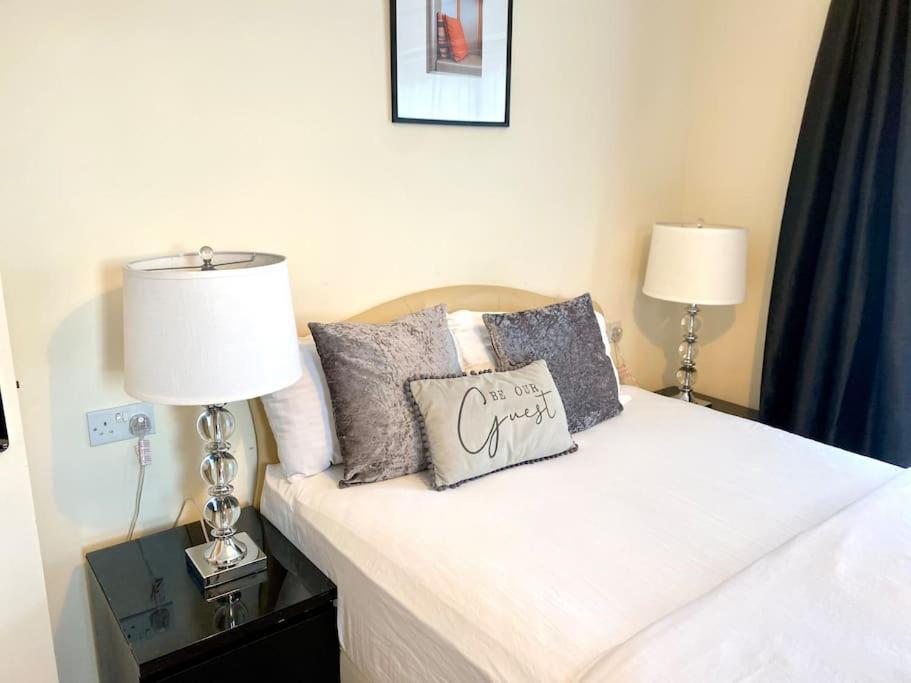 Amazing 2-Bed City Centre Apt With Parking Coventry Kültér fotó